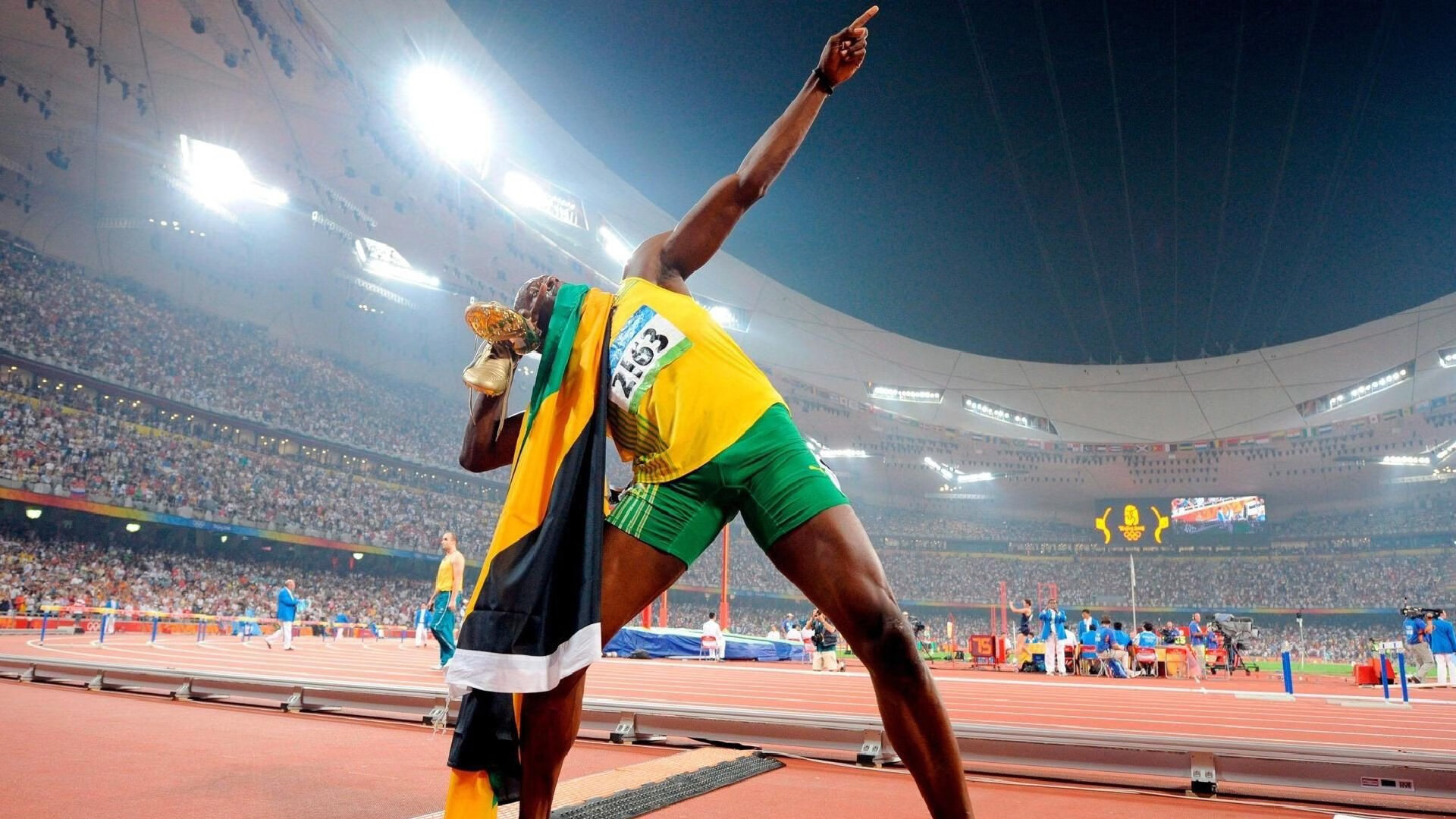 东决关键战之夜，爱德华兹用统治级数据，在乔丹的影子里刻下自己的名字