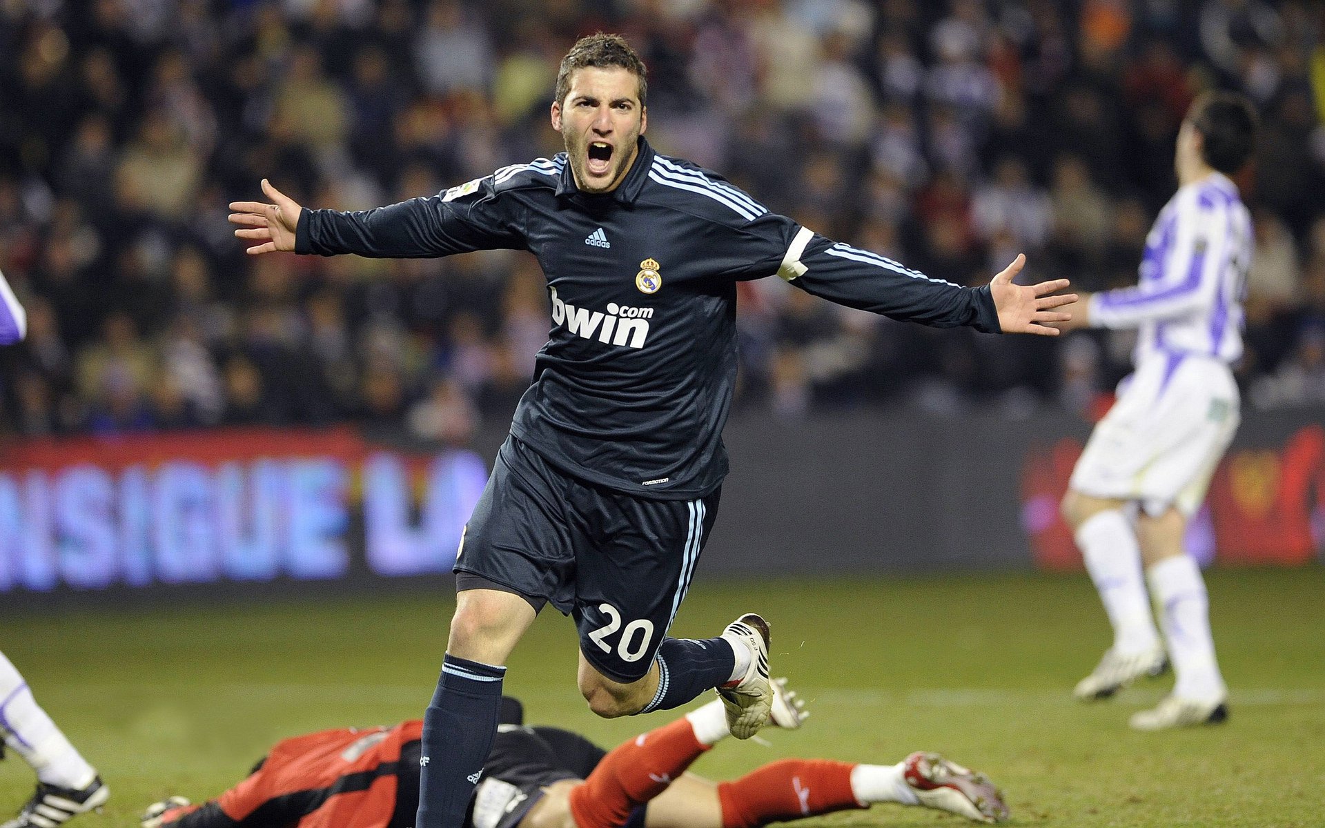 玻利维亚狂胜马里，伊萨克成为关键先生，足球如何成为第三世界的呐喊