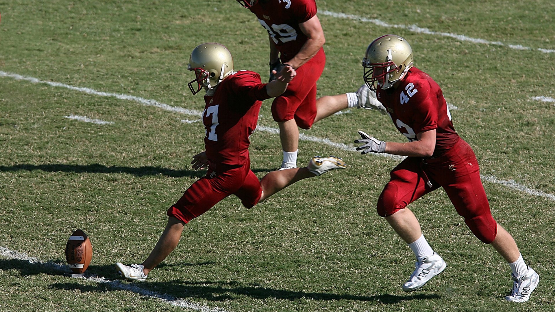 英超争冠之夜，范戴克如何用沉默的统治力改写了足球语言？