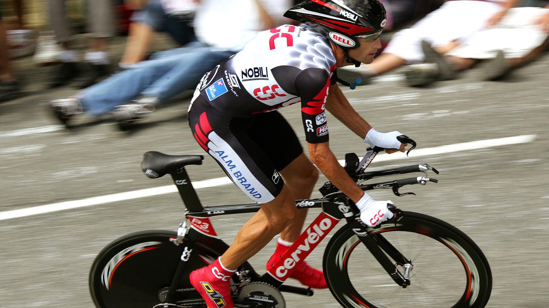 卡马文加完美演出难救主，澳大利亚绝境险胜智利