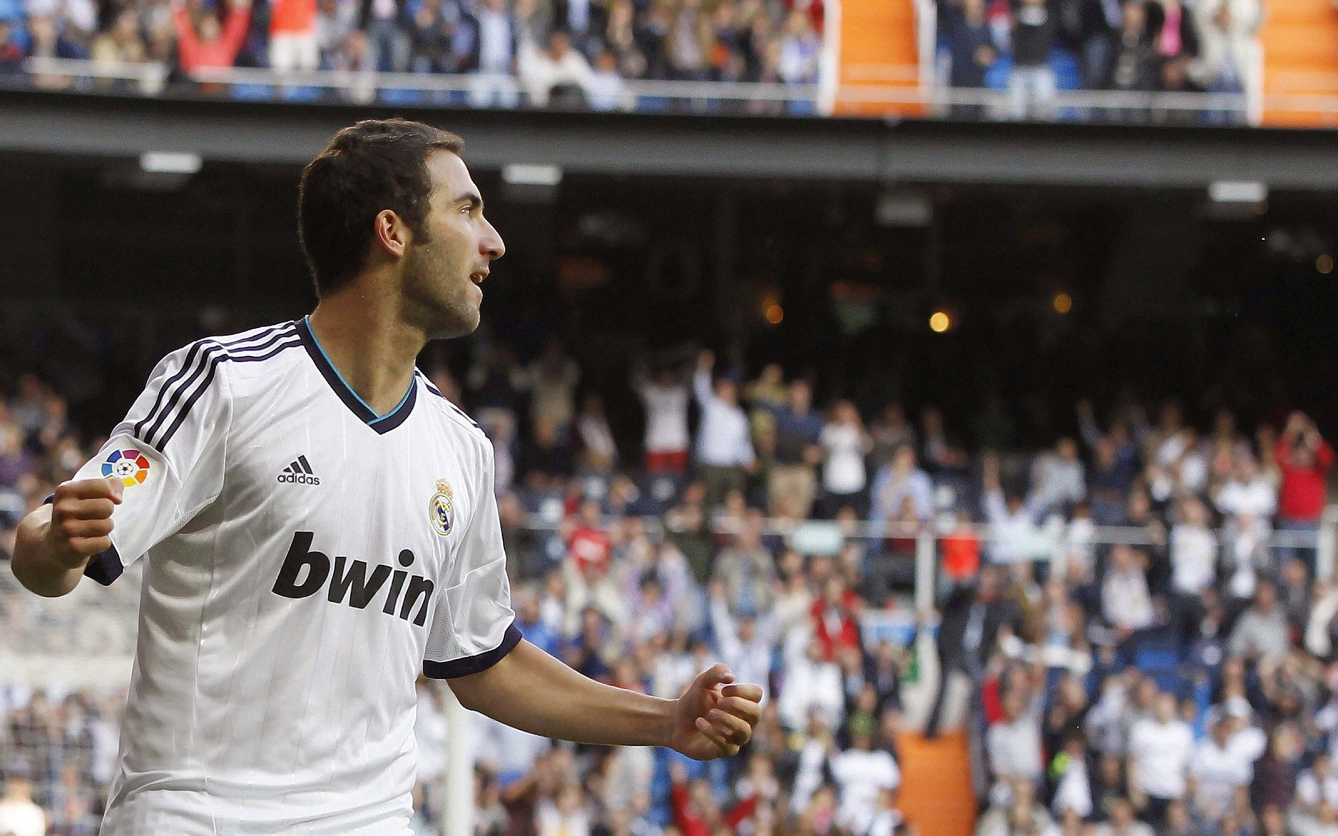 富安健洋彻底打爆防线,墨西哥碾压贝蒂斯,一场战术与意志的降维打击